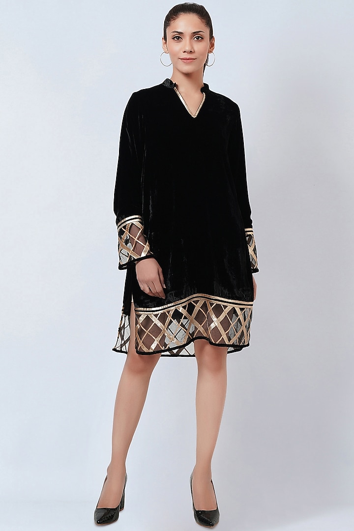 Black Silk Velvet Embellished Kurta by First Resort by Ramola Bachchan at Pernia's Pop Up Shop