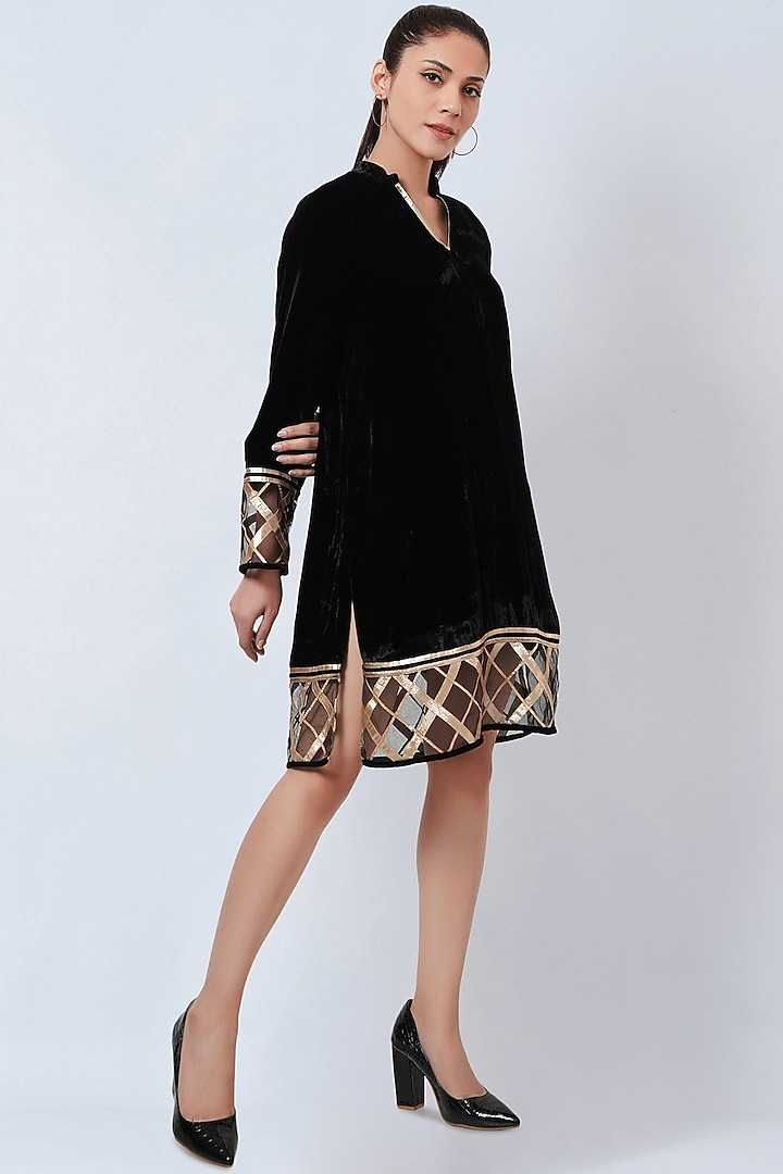 Black Silk Velvet Embellished Kurta by First Resort by Ramola Bachchan at Pernia's Pop Up Shop
