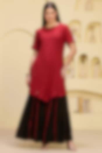 Red Cotton Satin & Linen Satin Hand Embroidered Asymmetric Kurta Set by First Resort by Ramola Bachchan at Pernia's Pop Up Shop