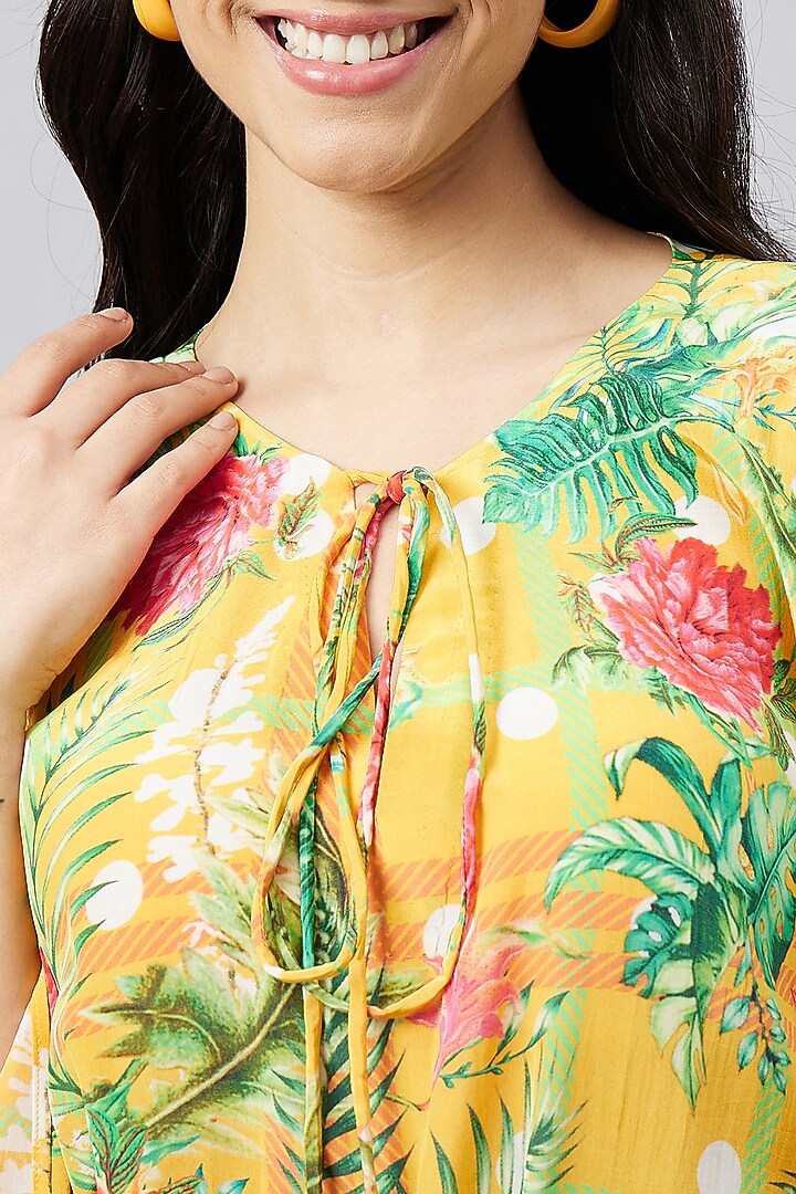 Yellow & Mint Green Viscose Crepe Jungle Printed Kaftan With Belt by First Resort by Ramola Bachchan at Pernia's Pop Up Shop