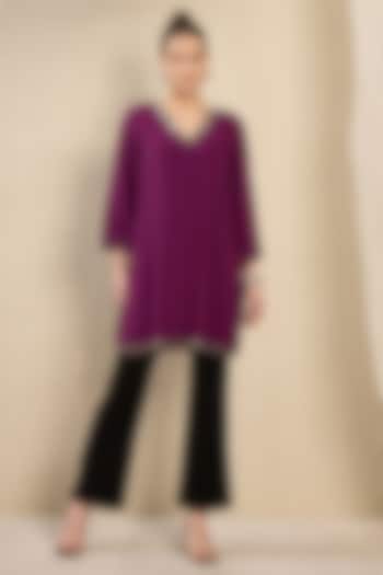 Purple Polyester Crepe Cutdana Hand Embroidered Kaftan Top by First Resort by Ramola Bachchan at Pernia's Pop Up Shop