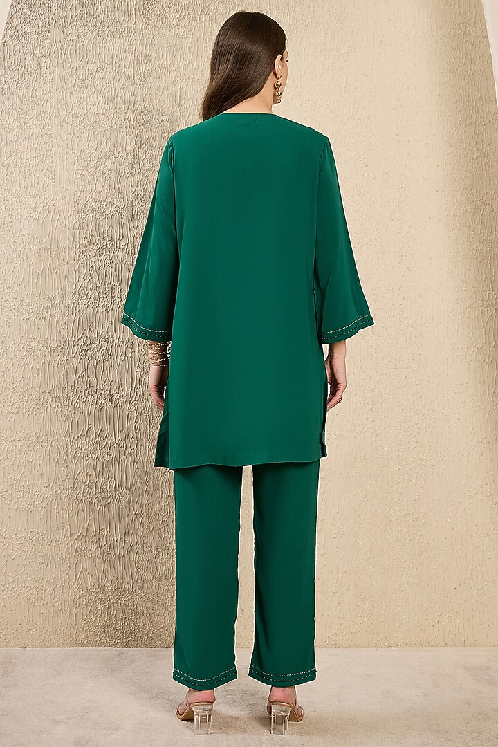 Emerald Green Polyester Crepe Hand Embroidered Co-Ord Set by First Resort by Ramola Bachchan at Pernia's Pop Up Shop