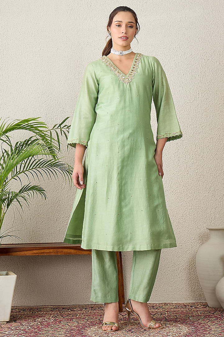 Mint Green Chanderi Hand Embroidered Kurta Set by First Resort by Ramola Bachchan at Pernia's Pop Up Shop