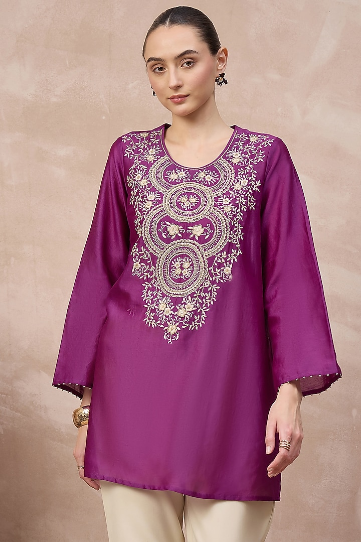 Purple Chanderi Floral Zari Embroidered Short Kurta by First Resort by Ramola Bachchan at Pernia's Pop Up Shop