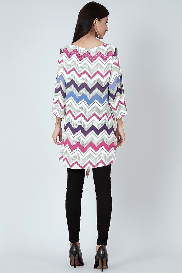 Grey & Pink Chevron Printed Kaftan Top by First Resort by Ramola Bachchan at Pernia's Pop Up Shop