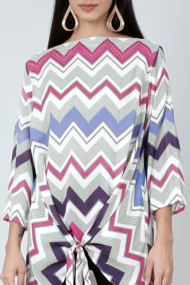 Grey & Pink Chevron Printed Kaftan Top by First Resort by Ramola Bachchan at Pernia's Pop Up Shop