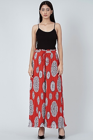 Red Geometric Printed Pleated Palazzo Pants by First Resort by Ramola Bachchan