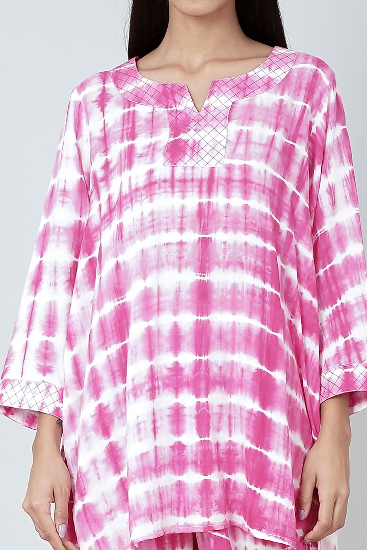 Fuchsia & White Tie-Dye Co-Ord Set by First Resort by Ramola Bachchan at Pernia's Pop Up Shop