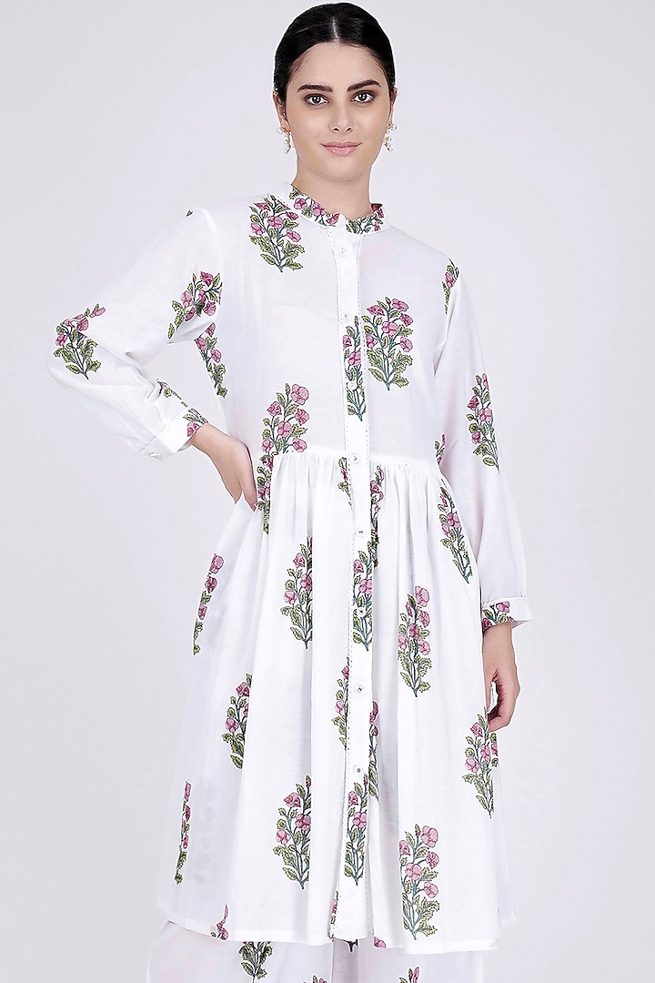 White Floral Printed Kurta by First Resort by Ramola Bachchan at Pernia's Pop Up Shop