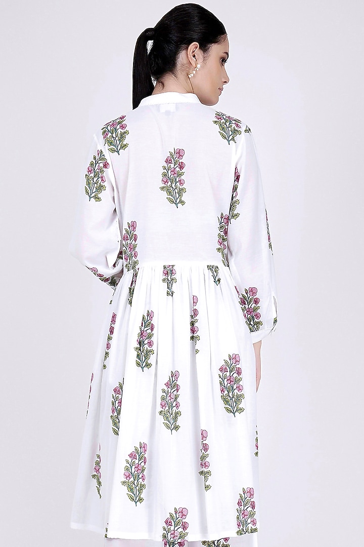 White Floral Printed Kurta by First Resort by Ramola Bachchan at Pernia's Pop Up Shop