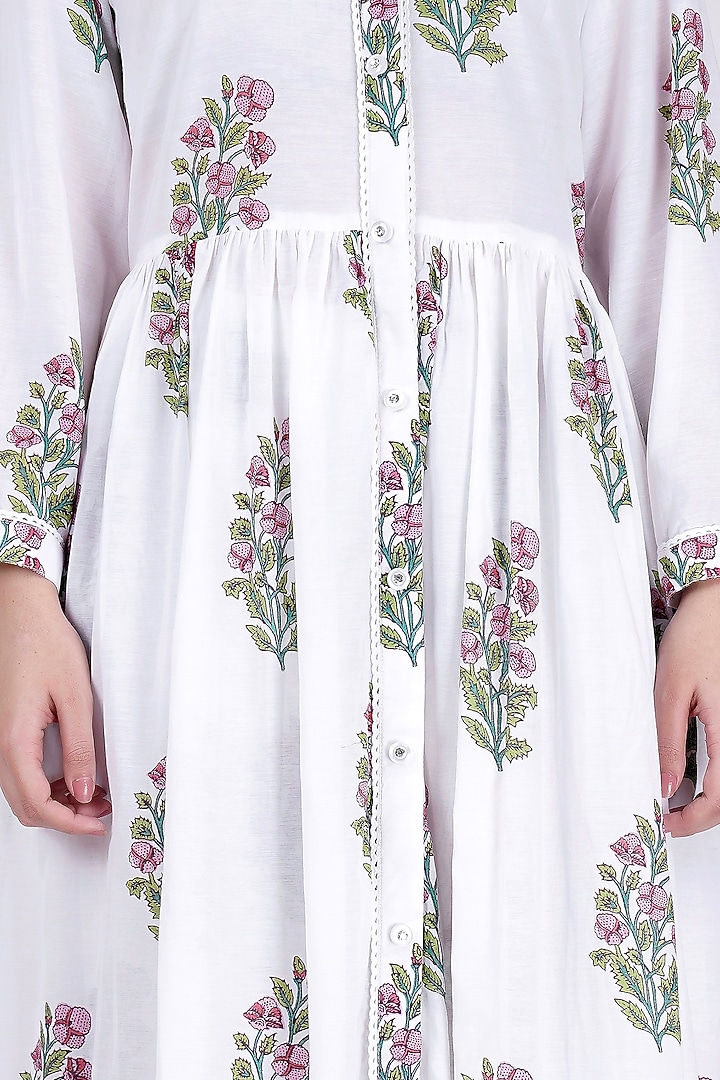 White Floral Printed Kurta by First Resort by Ramola Bachchan at Pernia's Pop Up Shop