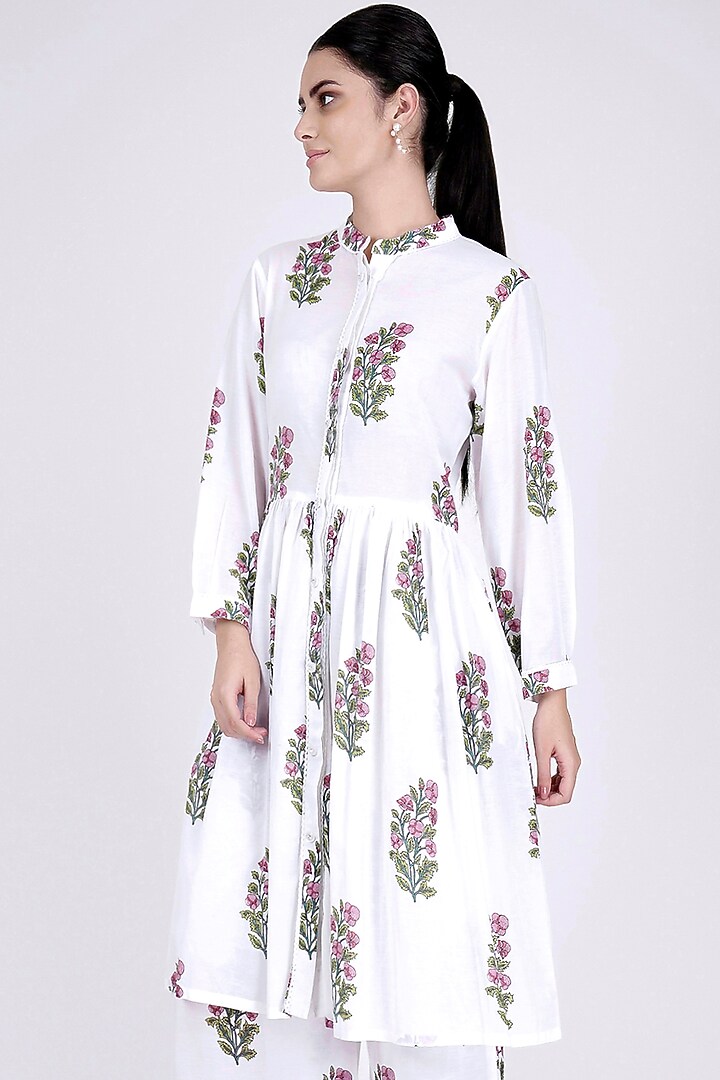 White Floral Printed Kurta by First Resort by Ramola Bachchan at Pernia's Pop Up Shop