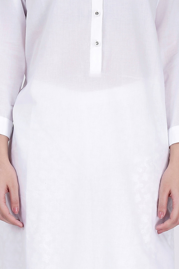 White Cotton Cambric Kurta by First Resort by Ramola Bachchan at Pernia's Pop Up Shop