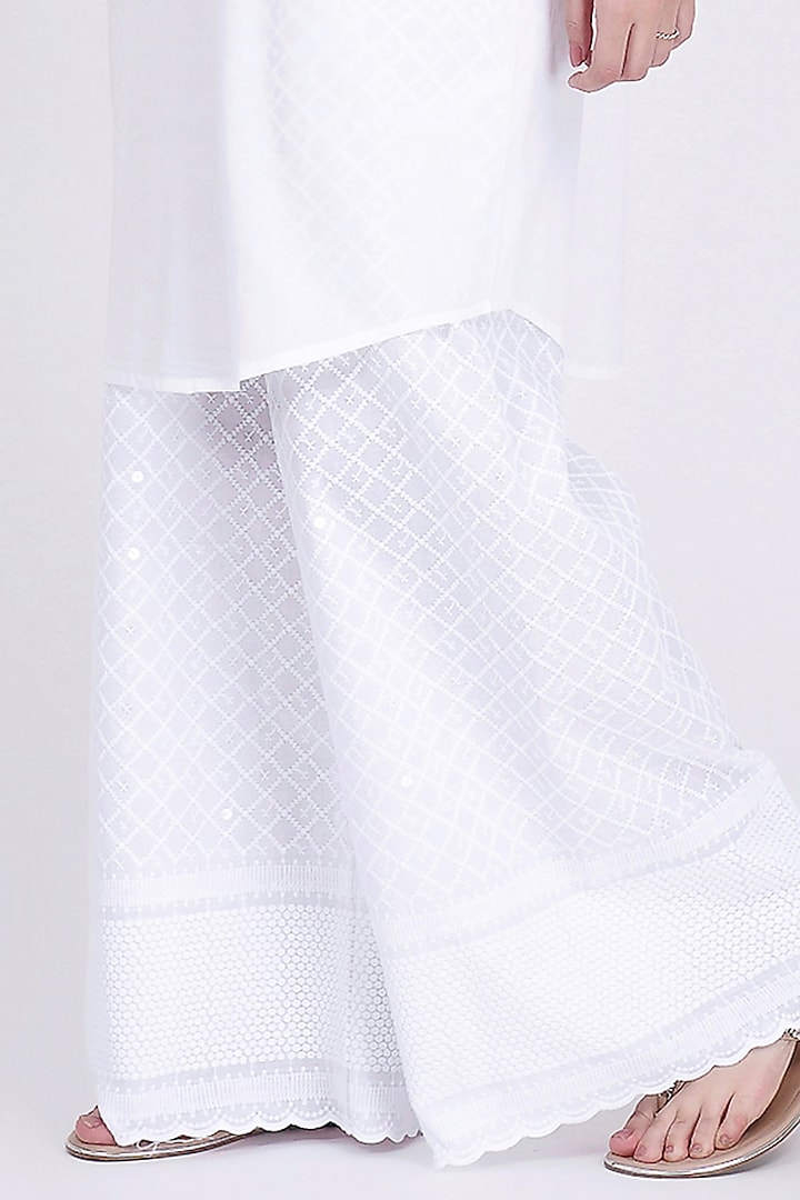 White Embellished Kurta Set by First Resort by Ramola Bachchan at Pernia's Pop Up Shop