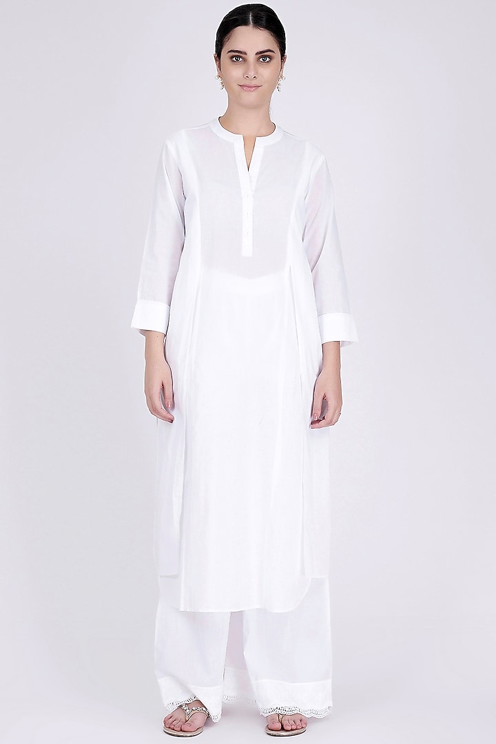 White Cotton Cambric Kurta Set by First Resort by Ramola Bachchan at Pernia's Pop Up Shop
