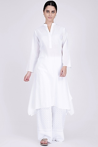White Cotton Cambric A-Line Kurta Set by First Resort by Ramola Bachchan