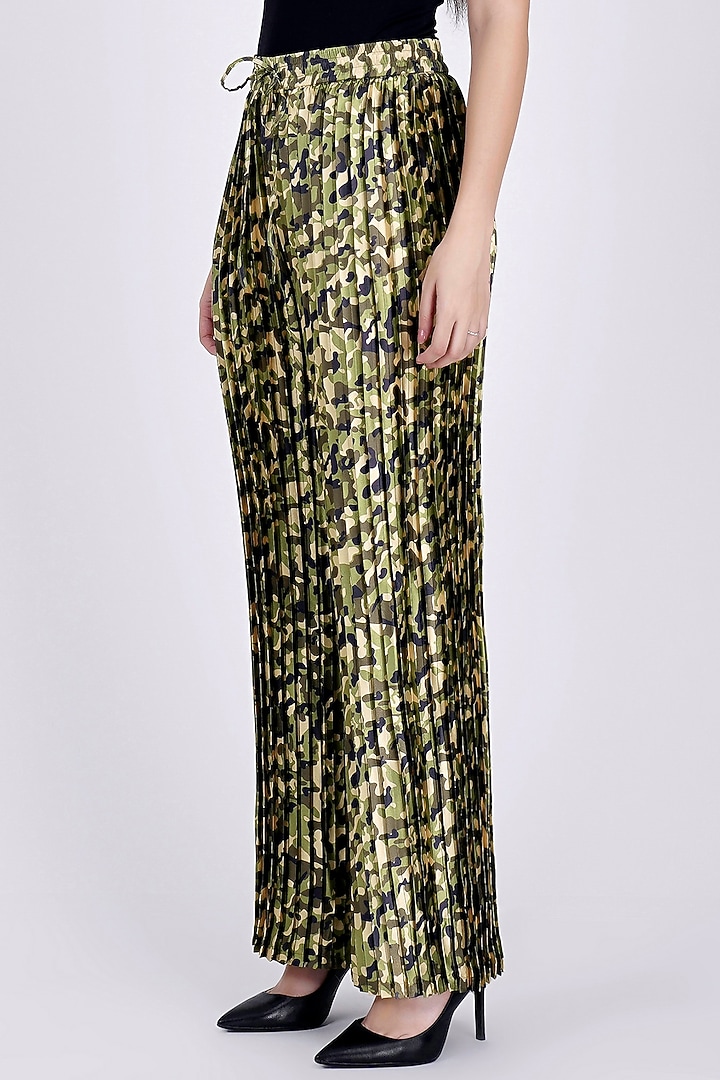 Forest Green Printed Co-Ord Set by First Resort by Ramola Bachchan at Pernia's Pop Up Shop