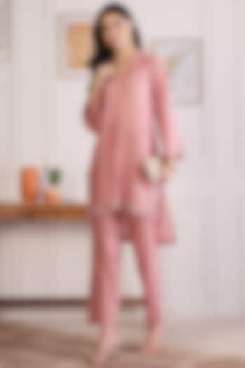 Carnation Pink Cotton Chanderi Cutwork Kurta by First Resort by Ramola Bachchan at Pernia's Pop Up Shop