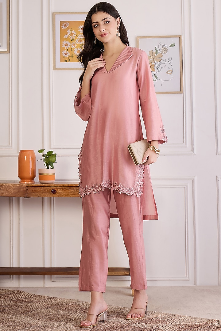 Carnation Pink Cotton Chanderi Cutwork Kurta by First Resort by Ramola Bachchan at Pernia's Pop Up Shop