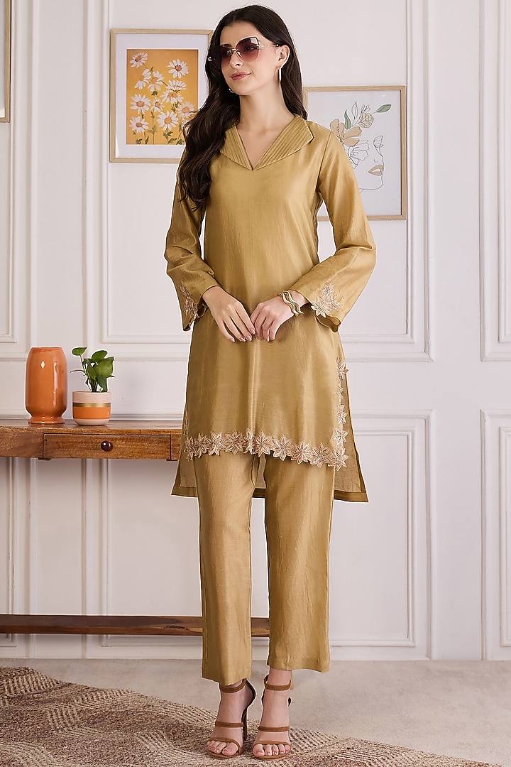 Sand Colored Cotton Chanderi Cutwork Kurta by First Resort by Ramola Bachchan at Pernia's Pop Up Shop