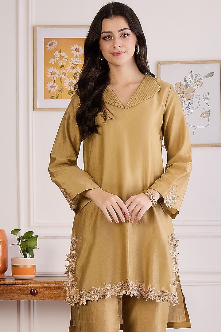 Sand Colored Cotton Chanderi Cutwork Kurta by First Resort by Ramola Bachchan at Pernia's Pop Up Shop