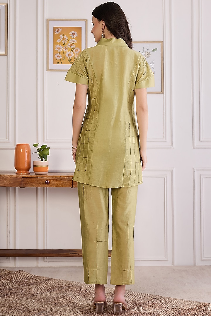 Lime Green Chanderi Embroidered Kurta Set by First Resort by Ramola Bachchan at Pernia's Pop Up Shop