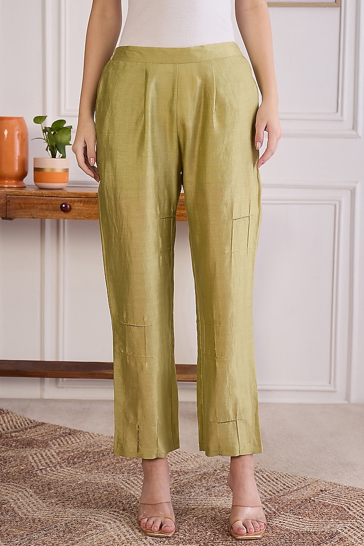 Lime Green Chanderi Embroidered Kurta Set by First Resort by Ramola Bachchan at Pernia's Pop Up Shop