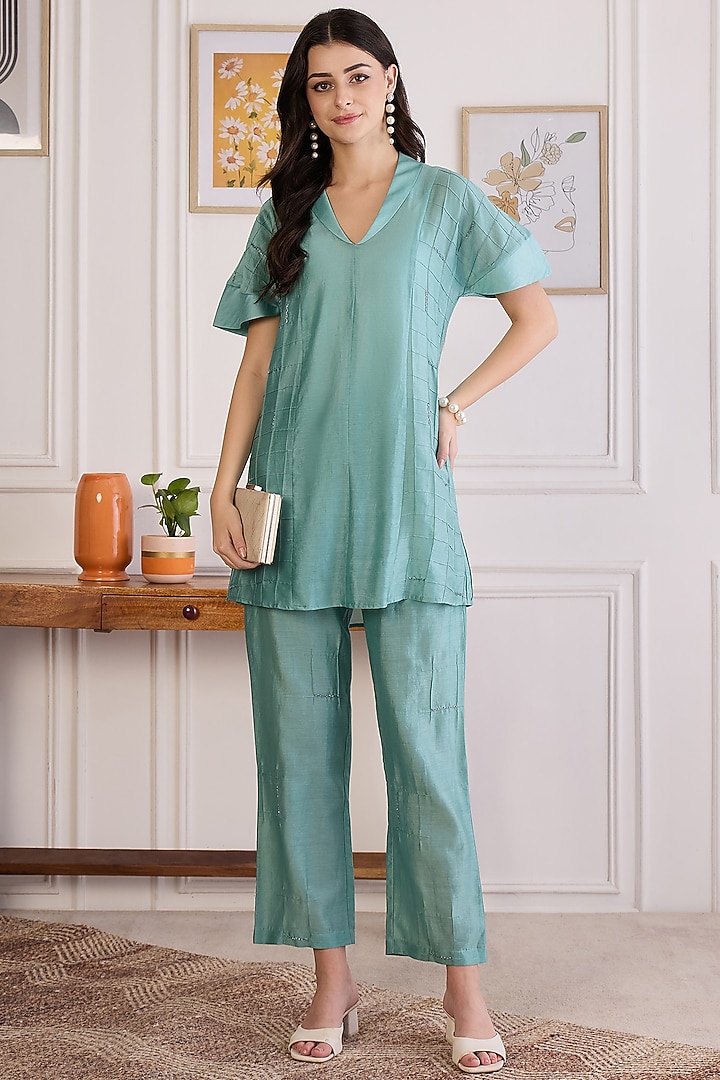 Sapphire Blue Chanderi Embroidered Kurta Set by First Resort by Ramola Bachchan at Pernia's Pop Up Shop