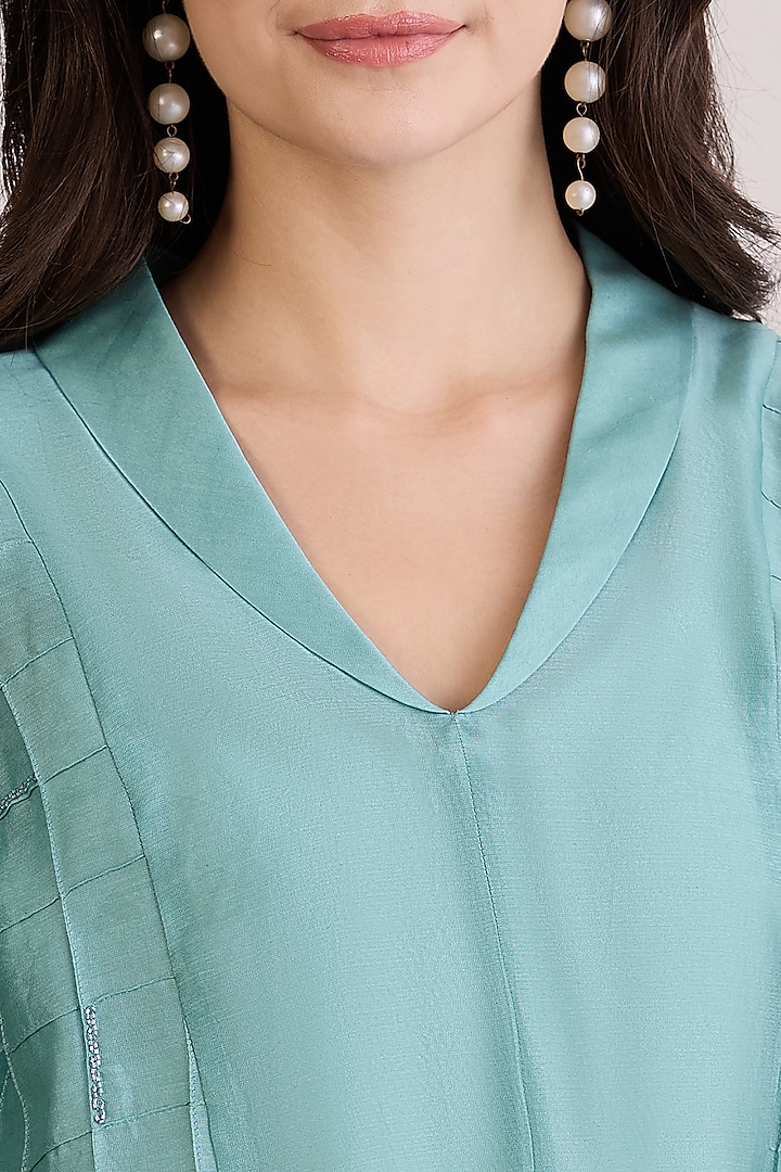 Sapphire Blue Chanderi Embroidered Kurta Set by First Resort by Ramola Bachchan at Pernia's Pop Up Shop