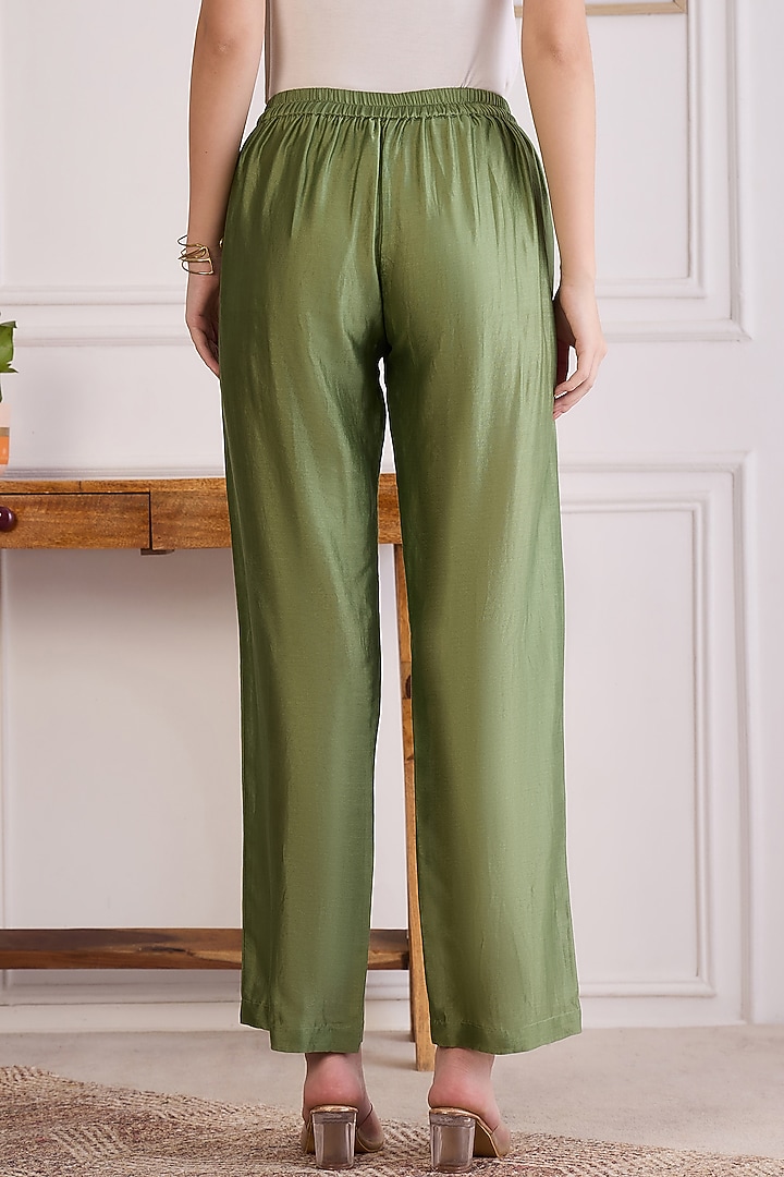 Mehendi Green Chanderi Hand Embroidered Co-Ord Set by First Resort by Ramola Bachchan at Pernia's Pop Up Shop