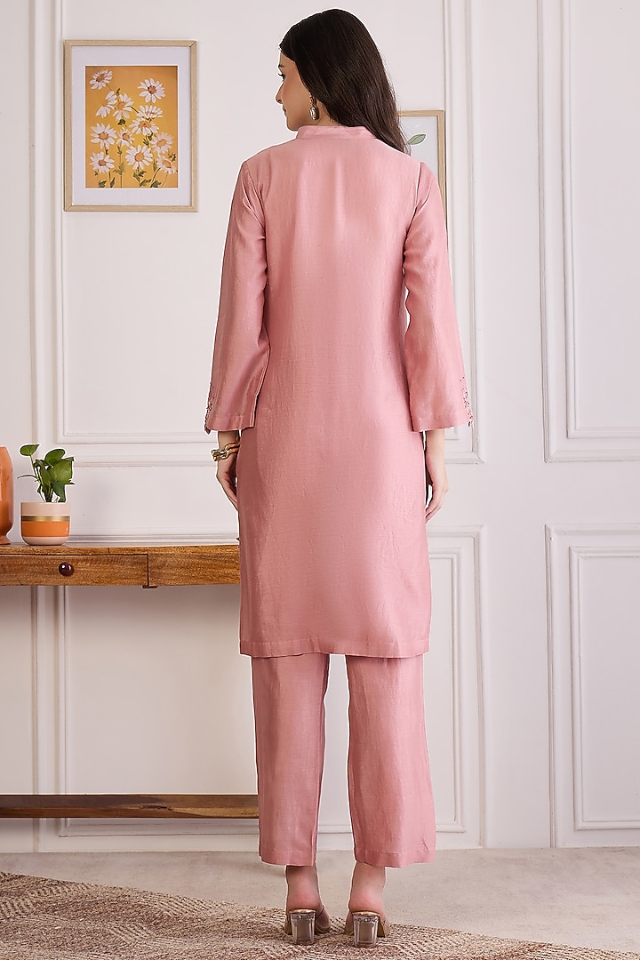 Carnation Pink Chanderi Cutwork Kurta Set by First Resort by Ramola Bachchan at Pernia's Pop Up Shop