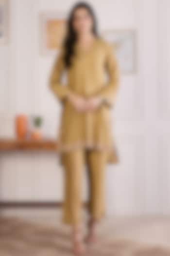 Sand Colored Chanderi Cutwork Kurta Set by First Resort by Ramola Bachchan at Pernia's Pop Up Shop