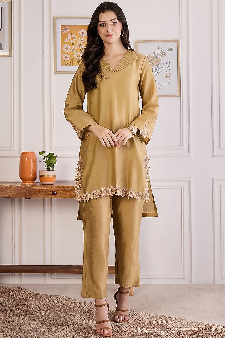 Sand Colored Chanderi Cutwork Kurta Set by First Resort by Ramola Bachchan at Pernia's Pop Up Shop