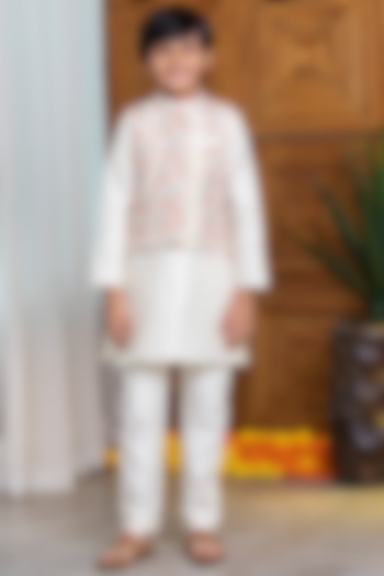 Ivory Chanderi Embroidered Kurta Set For Boys by Free Sparrow