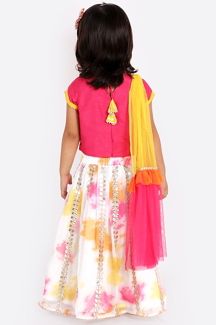 White Tie-Dyed Lehenga Set For Girls by Free Sparrow at Pernia's Pop Up Shop