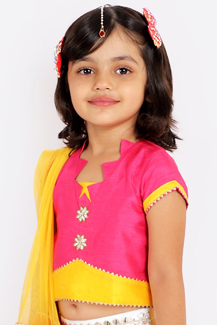 White Tie-Dyed Lehenga Set For Girls by Free Sparrow at Pernia's Pop Up Shop