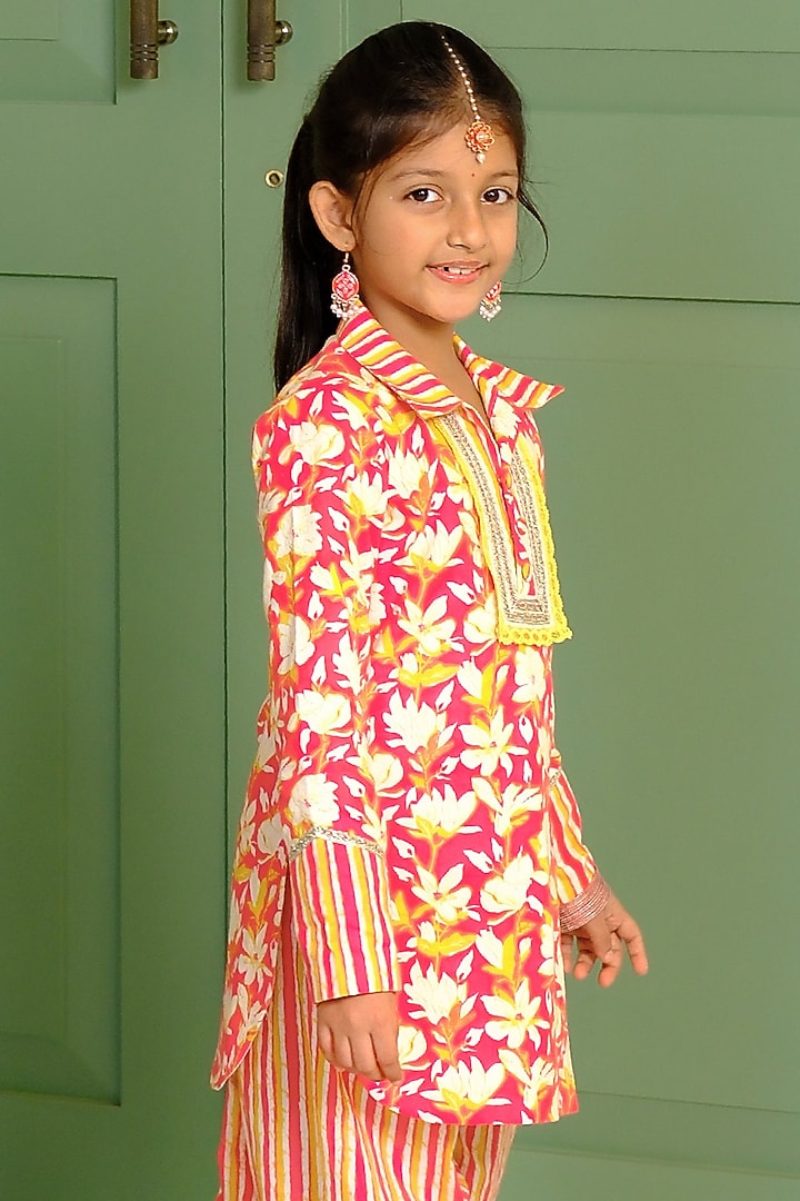 Pink Cotton Floral Printed Kurta Set For Girls by Free Sparrow at Pernia's Pop Up Shop