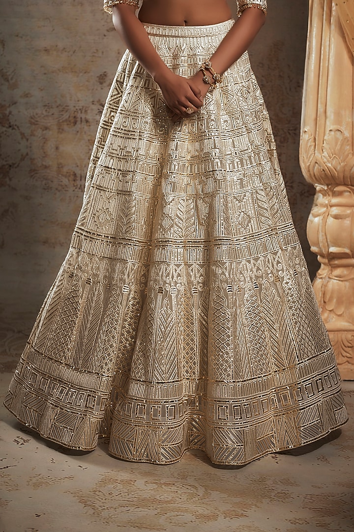 White & Gold Tulle Bridal Bridal Lehenga Set by Falguni Shane Peacock at Pernia's Pop Up Shop