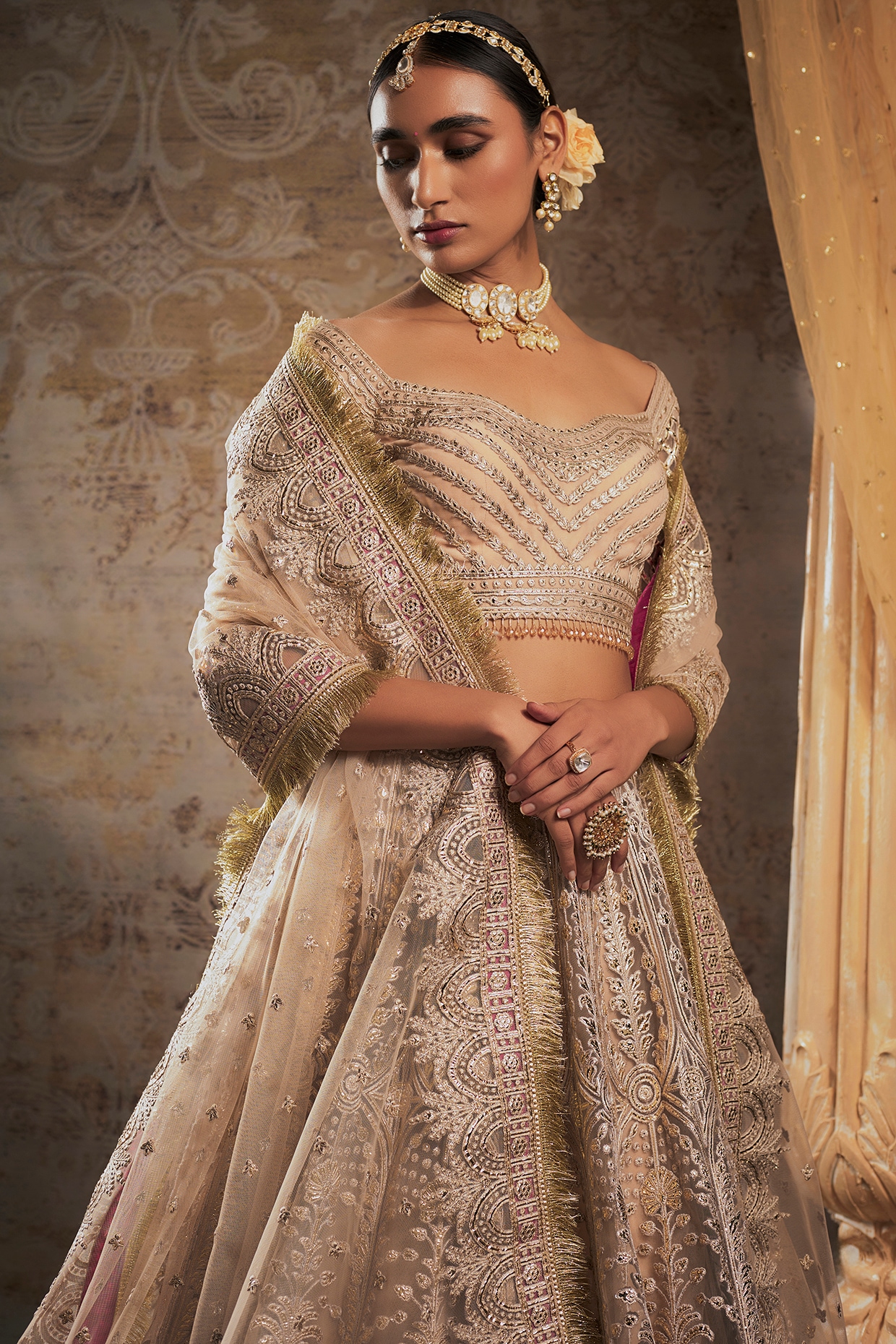 Sanya Malhotra's ivory and gold saree by Falguni & Shane peacock is  refreshing choice for wedding season : Bollywood News - Bollywood Hungama
