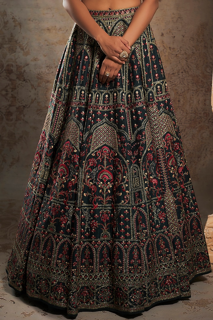 Bottle Green Tulle Bridal Bridal Lehenga Set by Falguni Shane Peacock at Pernia's Pop Up Shop