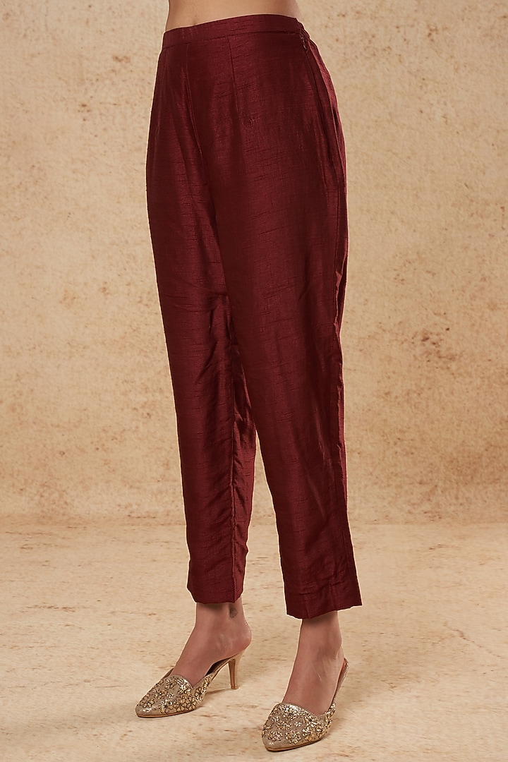 Red Printed Kurta Set by Falguni Shane Peacock India at Pernia's Pop Up Shop