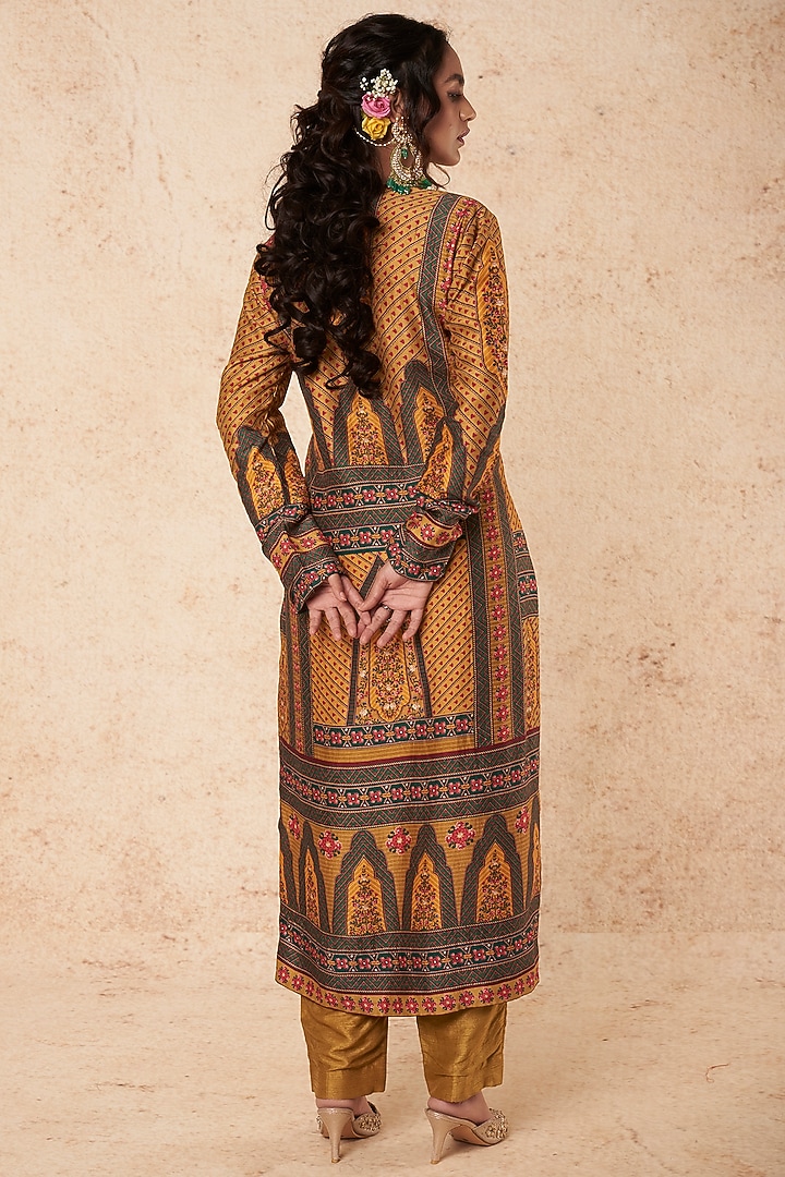 Yellow Printed Kurta Set by Falguni Shane Peacock India at Pernia's Pop Up Shop