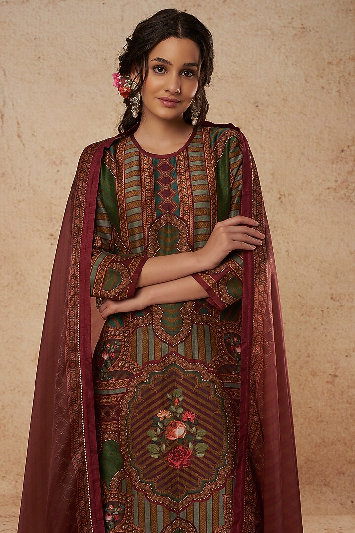 Green & Maroon Printed Kurta Set by Falguni Shane Peacock India at Pernia's Pop Up Shop