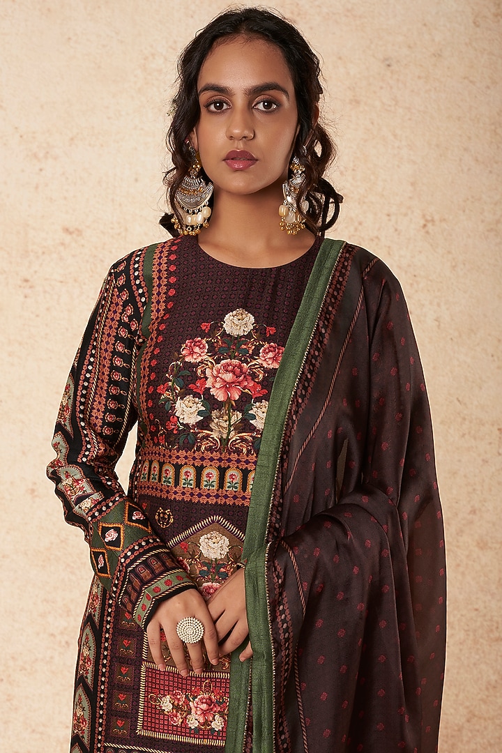 Black Silk Printed Kurta Set by Falguni Shane Peacock India at Pernia's Pop Up Shop