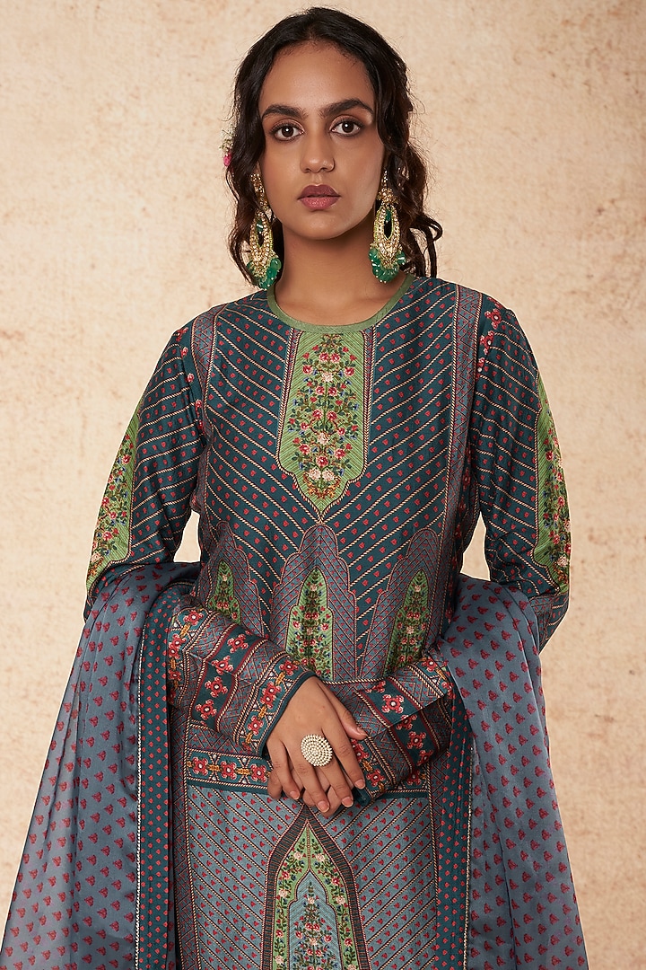 Blue Floral Printed Kurta Set by Falguni Shane Peacock India at Pernia's Pop Up Shop