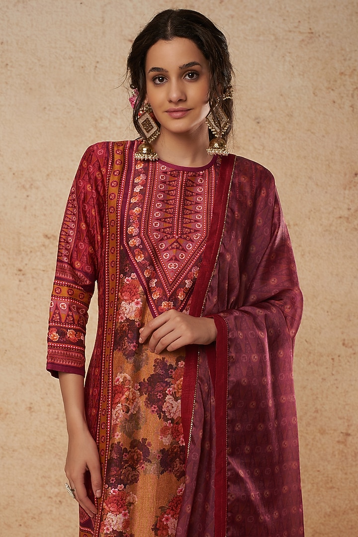 Pink & Orange Printed Kurta Set by Falguni Shane Peacock India at Pernia's Pop Up Shop
