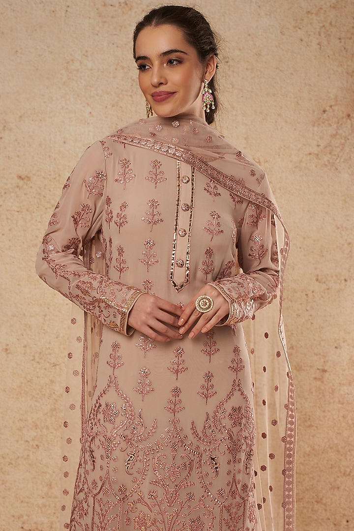 Beige Kurta Set With Gold Foil Work by Falguni Shane Peacock India at Pernia's Pop Up Shop