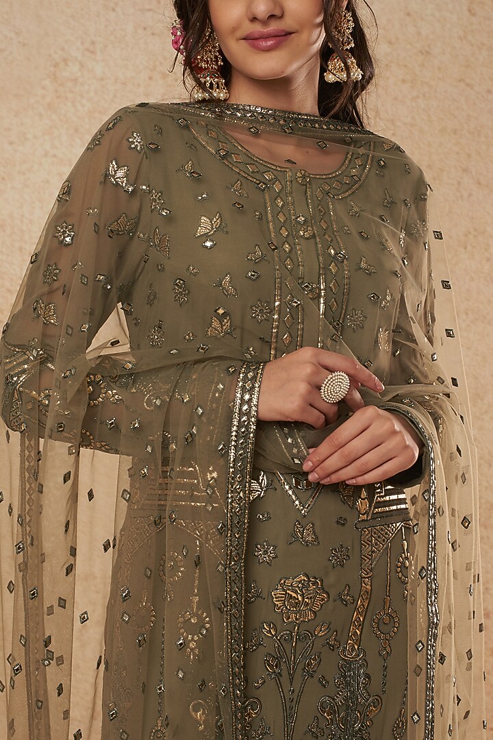Mehndi Green Kurta Set With Gold Foil Work by Falguni Shane Peacock India at Pernia's Pop Up Shop