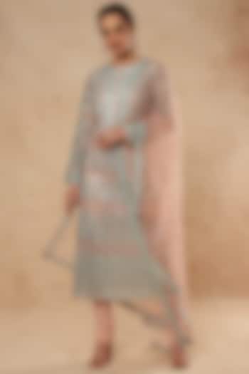 Peach Tulle Kurta Set With Foil Work by Falguni Shane Peacock India at Pernia's Pop Up Shop