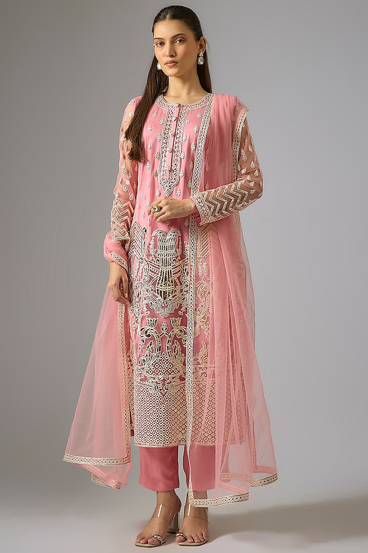 Pink Crepe Foil Embroidered Straight Kurta Set by Falguni Shane Peacock India at Pernia's Pop Up Shop